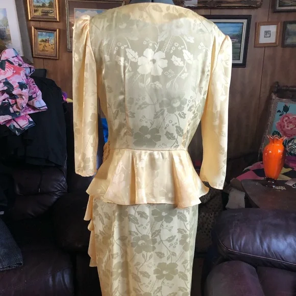 Elegant Yellow Floral Wrap-Style Women’s Dress - Picture 3 of 14